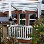 度假居 Dollhouse Modern Retreat