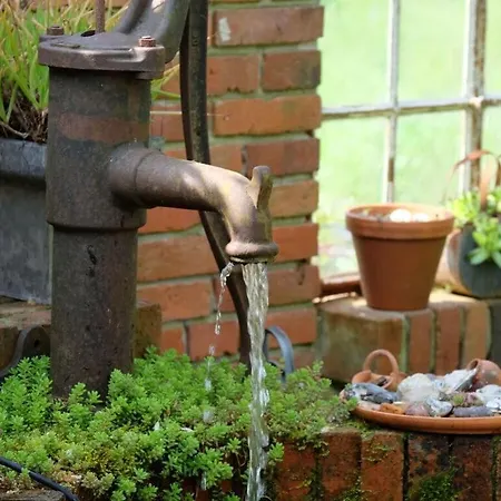 Dollhouse Modern Retreat *