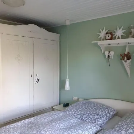 Prázdninový dům Dollhouse Modern Retreat