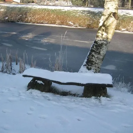 Prázdninový dům Dollhouse Modern Retreat