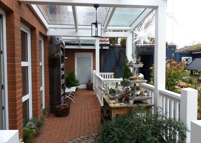 Dollhouse Modern Retreat 비에스무르