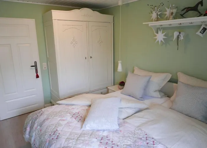 Dollhouse Modern Retreat 펜션