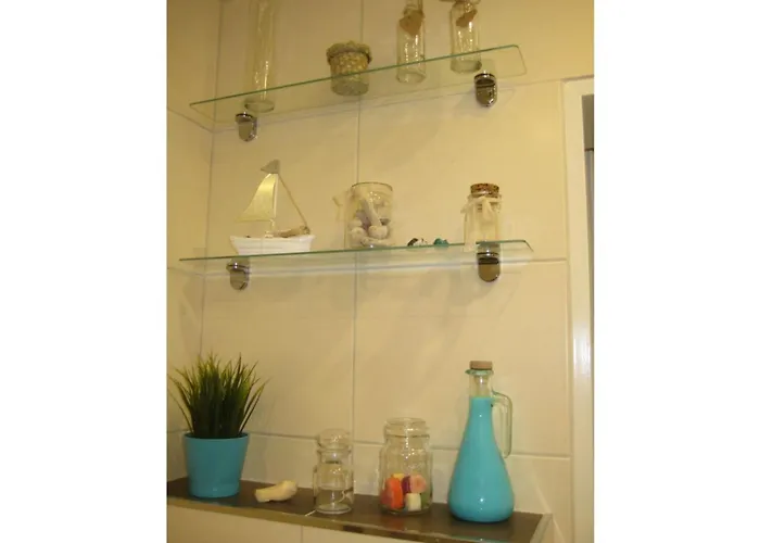 Dollhouse Modern Retreat *